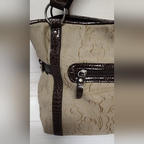 NWT Bueno Leaf Pattern Handbag - Picture 7 of 11